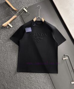 [Prada Prada]2025FW Embroidered Short Sleeve T-shirtColor Black WhiteSize XS S M LUpdate Time: 2u53ad2v