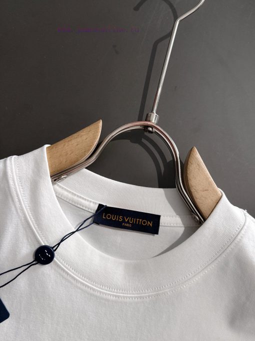 Louis Vuitton 2025SS Spring/Summer Round Neck Fashion Short Sleeve T-shirt Synchronized With Th lul66ts6 - Image 3