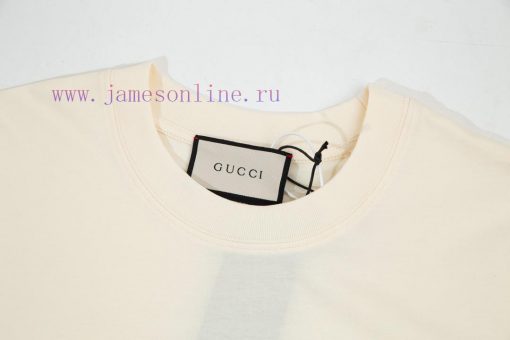 Gucci's Eye-catching Print Elements Inject Fresh Vitality Into The 2023 Spring/Summer Collectio yy3jch38 - Image 4