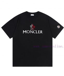 MONCLER Red And White Interlocking Letter PrintExquisite Upgraded Logo Logo Inspired By Retro 8 ey33d5rh