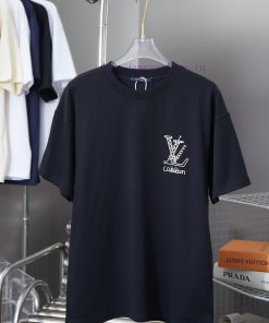 Louis Vuitton 25SS Early Spring New Color Letter Printed Short Sleeved ShirtLight Luxury Fashio y4f485iv
