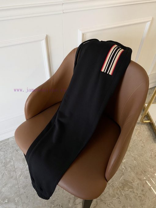 The Official Website Synchronously Releases A Hidden Zipper Design With Cut Stripes Sewn And Wr izkl3eio - Image 2