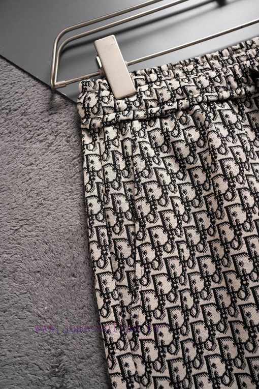 Dior DiorNew Leisure High-quality "Knitted Jacquard Shorts" For Spring And Summer Of 2025 Featu vx2dneux - Image 4