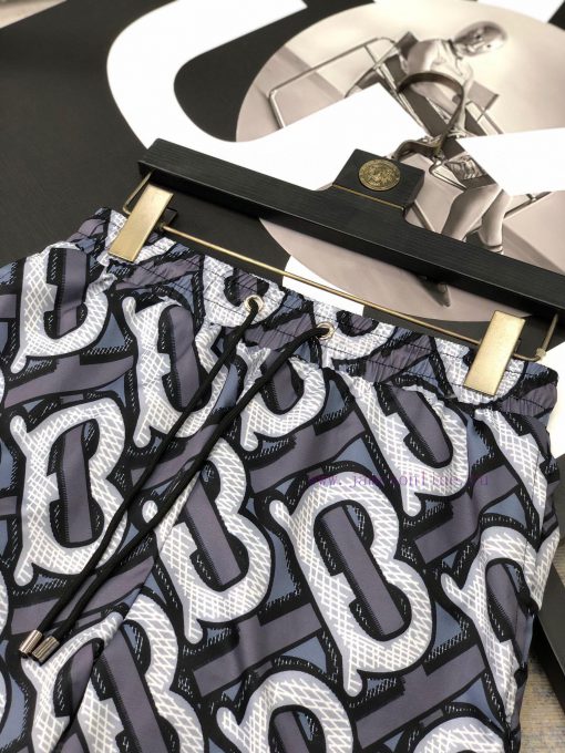 Burberry's New Summer Beach Pants For 2024 With A 1-1 Replica Of The Original Version On The Of 929zqq2j - Image 4