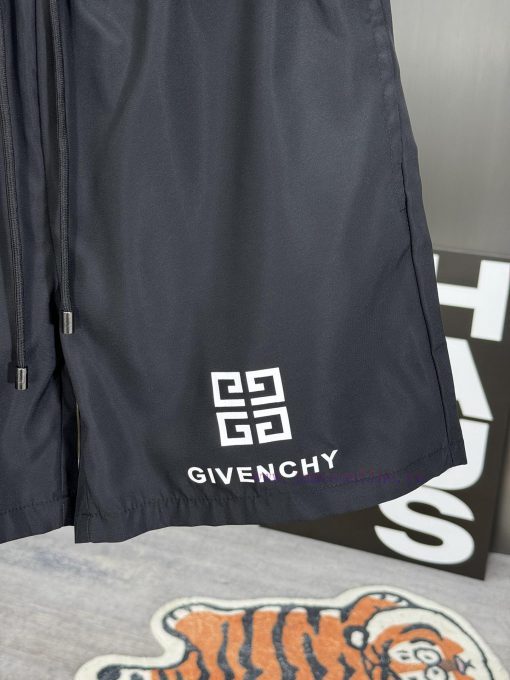 Givenchy 2024 Spring And Summer New Beach Pants Official Shorts Website Synchronized With The O x8xdggwy - Image 8