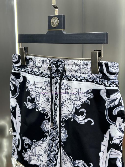 Versace 2024 Spring And Summer New Beach Pants Five Cent Shorts Official Website Synchronized W 58v49unf - Image 8