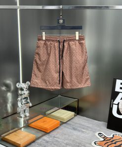 Burberry's New Beach Shorts For Spring And Summer 2024 With A 1-1 Replica Of The Original Versi iv1gg5yz