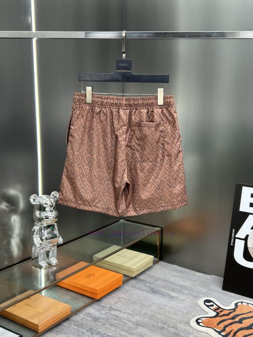 Burberry's New Beach Shorts For Spring And Summer 2024 With A 1-1 Replica Of The Original Versi iv1gg5yz - Image 3