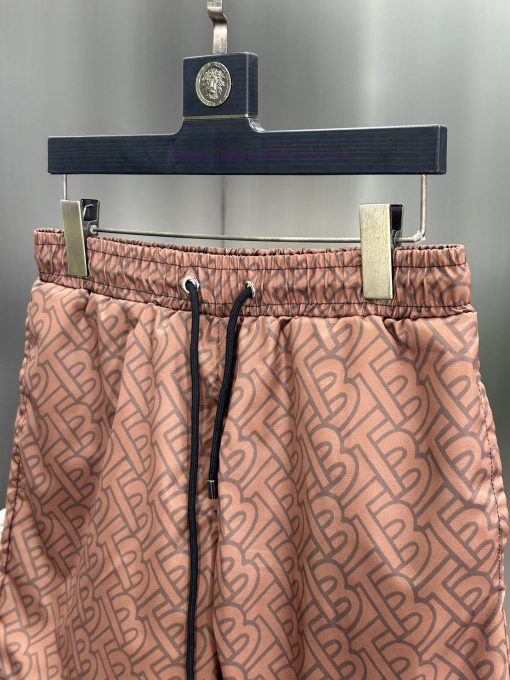 Burberry's New Beach Shorts For Spring And Summer 2024 With A 1-1 Replica Of The Original Versi iv1gg5yz - Image 7