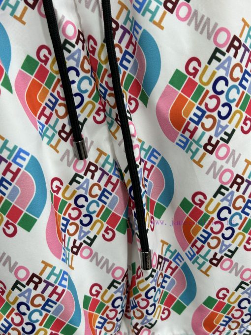 GUCCI 2024 Spring And Summer New Beach Pants Five Cent Shorts Official Website Synchronized Wit g58q1sb0 - Image 8