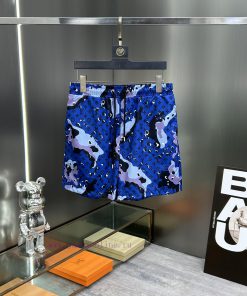 LV 2024 Shorts Beach Pants A Must-have For Beach Travel Are In Stock All Year Round. The Origin a1wt8jlq