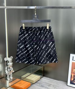 Parisian Maison Is Promoting Men's Casual Shorts And Beach Pants For The Summer Of 2024 Made Of fbbp1g3y