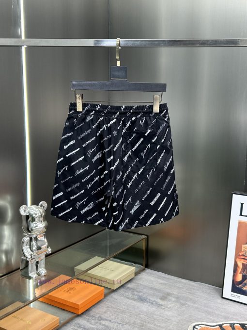 Parisian Maison Is Promoting Men's Casual Shorts And Beach Pants For The Summer Of 2024 Made Of fbbp1g3y - Image 3