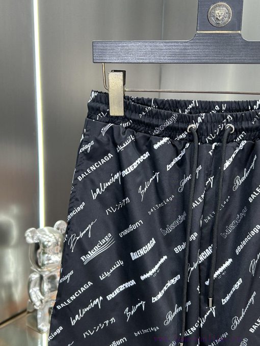 Parisian Maison Is Promoting Men's Casual Shorts And Beach Pants For The Summer Of 2024 Made Of fbbp1g3y - Image 6