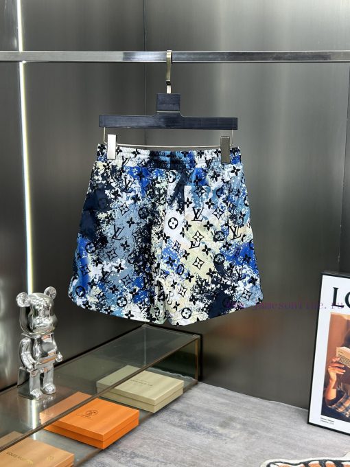 LV Mainly Promotes 2024 Summer Men's Casual Shorts Beach Pants Customized Quick Drying Fabric W j8x5humd - Image 3