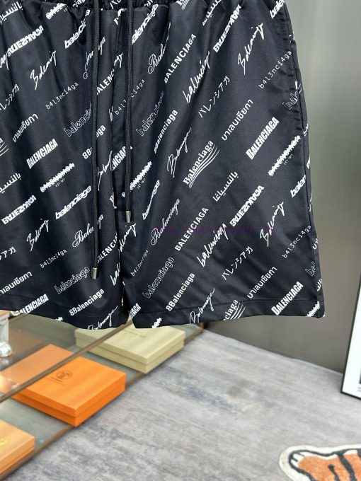 Parisian Maison Is Promoting Men's Casual Shorts And Beach Pants For The Summer Of 2024 Made Of fbbp1g3y - Image 8