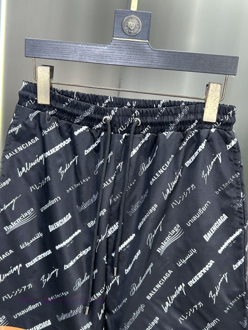 Parisian Maison Is Promoting Men's Casual Shorts And Beach Pants For The Summer Of 2024 Made Of fbbp1g3y - Image 9