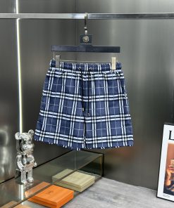 Burberry Is Promoting Men's Casual Shorts And Beach Pants For The Summer Of 2024 Made Of Custom rtg105x0