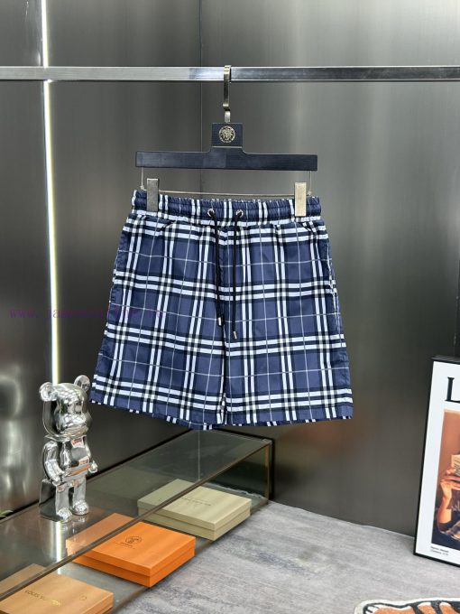 Burberry Is Promoting Men's Casual Shorts And Beach Pants For The Summer Of 2024 Made Of Custom rtg105x0 - Image 2