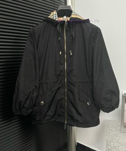 Burberry B's Classic Windbreaker Thin Jacket Is Available For Sale Simultaneously. Customized F 9jisvxax