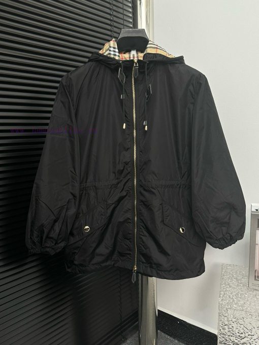 Burberry B's Classic Windbreaker Thin Jacket Is Available For Sale Simultaneously. Customized F 9jisvxax - Image 2