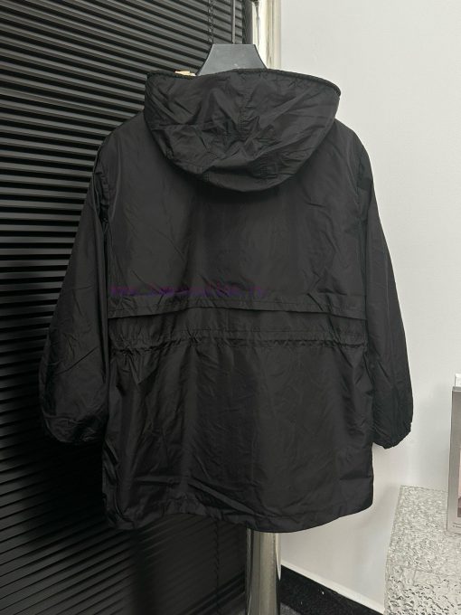 Burberry B's Classic Windbreaker Thin Jacket Is Available For Sale Simultaneously. Customized F 9jisvxax - Image 3