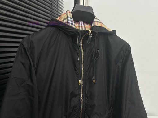 Burberry B's Classic Windbreaker Thin Jacket Is Available For Sale Simultaneously. Customized F 9jisvxax - Image 4