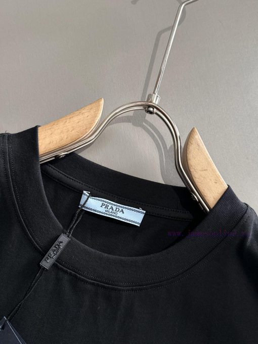 Arrived The Next DayPRADA 2025 New Original Fabric+woven Splicing Zipper Pocket Triangle Leathe 588me6pi - Image 5