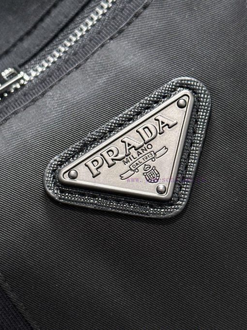Arrived The Next DayPRADA 2025 New Original Fabric+woven Splicing Zipper Pocket Triangle Leathe 588me6pi - Image 8