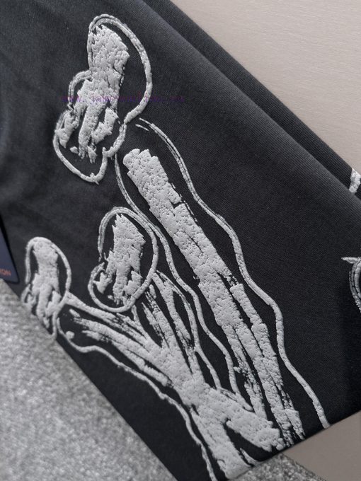 Arrived The Next DayLV Donkey Home 2025 New Plush Foam Crack Letter Logo Unisex Short Sleeved T u0a1cr3r - Image 7
