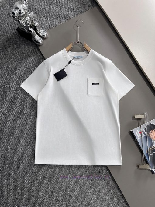 Arrived The Next DayPRADA 2025 New Patchwork Pocket Back Shield Letter Logo Unisex Short Sleeve hrhbdyt9