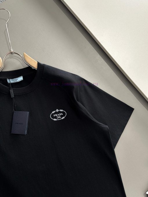 Arrived The Next DayPRADA 2025 New Hem Patchwork Back Plush Letter Logo Unisex Short Sleeved T- pom1bnya - Image 4