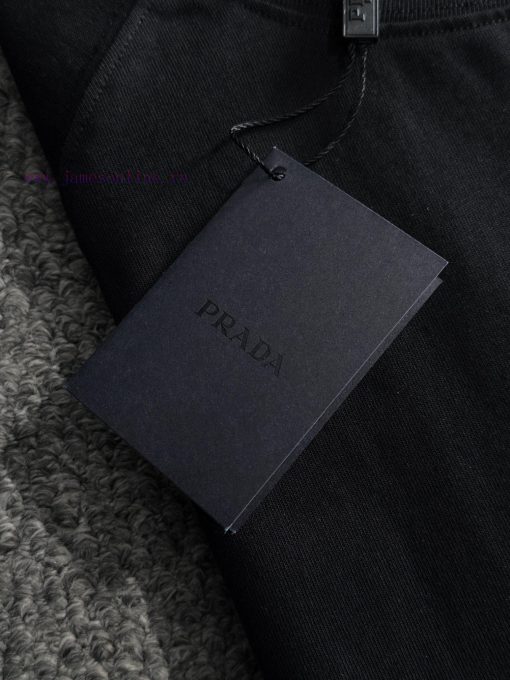Arrived The Next DayPRADA 2025 New Hem Patchwork Back Plush Letter Logo Unisex Short Sleeved T- pom1bnya - Image 8