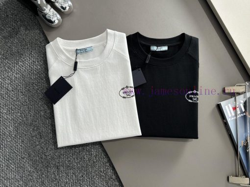 Arrived The Next DayPRADA 2025 New Hem Patchwork Back Plush Letter Logo Unisex Short Sleeved T- pom1bnya - Image 10