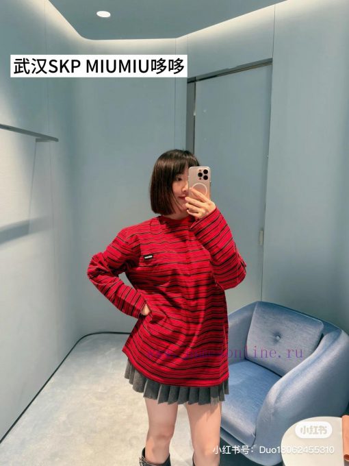 M123  Miumiu 25ss Early Spring New Christmas Essential Red Loose Long Sleeve T-shirt In Stock M udnitkzi - Image 19