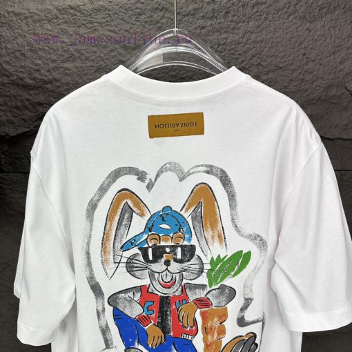 LV Louis Vuitton 2024 New Hand-painted Rabbit Pattern Couple's Short Sleeved T-shirtOriginal Fa ck0fu8un - Image 17