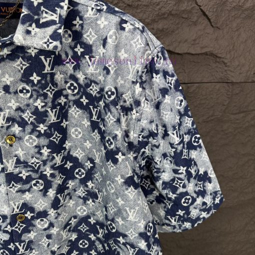 LV Louis Vuitton 2024 Spring/Summer New Printed Logo Couple Denim Short Sleeved ShirtOriginal C w1bzoa4c - Image 13