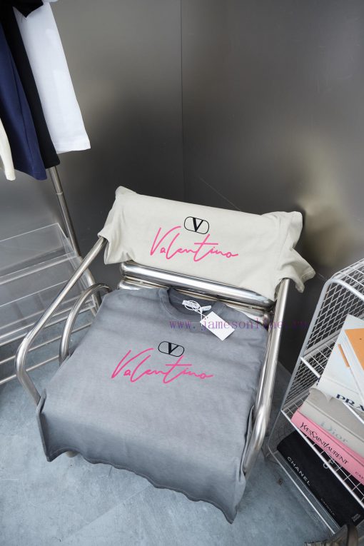 VAL * NTINO Huajia 25SS Early Spring New Style Plush Letter Printed Short Sleeved ShirtLight Lu 9pz1i1c6 - Image 18