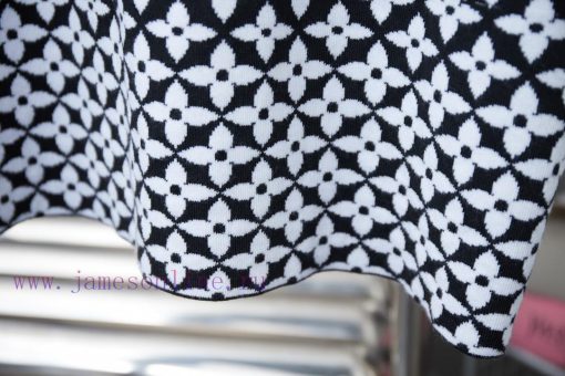 The New LV Louis 25ss Cotton T-shirt Features Intricate Jacquard Knitting To Present A Gradient 9mfxxj71 - Image 7