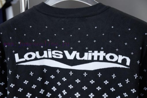 The New LV Louis 25ss Cotton T-shirt Features Intricate Jacquard Knitting To Present A Gradient 9mfxxj71 - Image 8