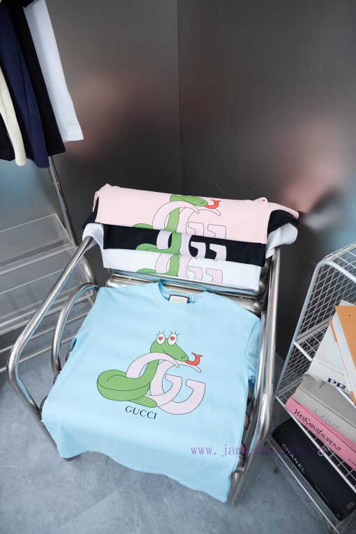 GU Gujia 25SS Early Spring Snake Year Limited Edition Greedy Snake Letter Printed Short SleeveL ju223xim - Image 9