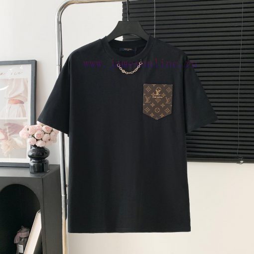 Style Number D702Louis Vuitton/Louis Vuitton LV Logo Leather Pocket Short Sleeved ShirtExquisit a8p0u3fr