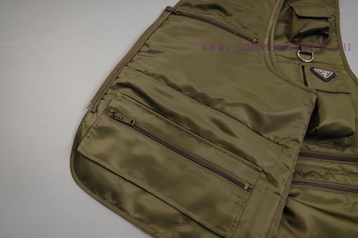 Prada Early Autumn Workwear Nylon Vest Triangle Logo Functional Organ Bag Design Process Is Com j9yoe3jh - Image 10