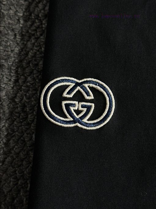 Arrived The Next DayGUCCI 2025 New Two Sleeve Plush Letter Logo Chest Double G Embroidered Men' eaw1ey09 - Image 5