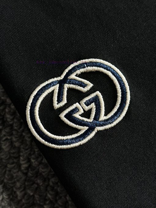 Arrived The Next DayGUCCI 2025 New Two Sleeve Plush Letter Logo Chest Double G Embroidered Men' eaw1ey09 - Image 6