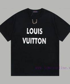 Top Differentiated CurrencyStyle Louis Vuitton LV Necklace Short SleevedColor Picture ColorSize r49rdgdr