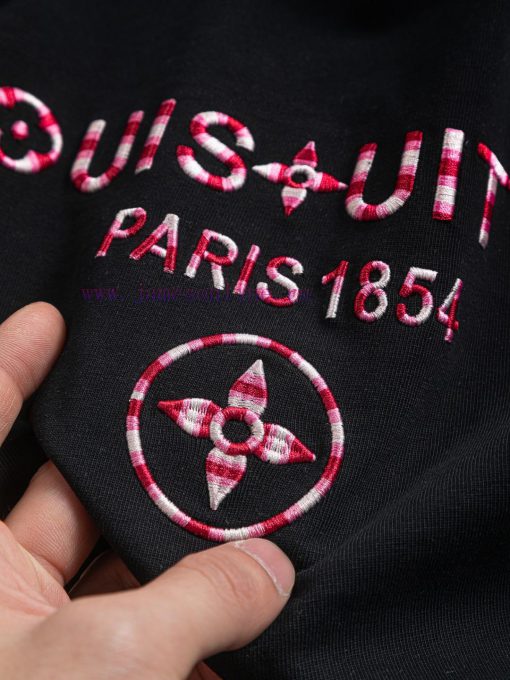 Louis Vuitton Micro Width S-Xl25SS LV New Product Fashion Show Chest Three Dimensional Letter C uyyowqcr - Image 7
