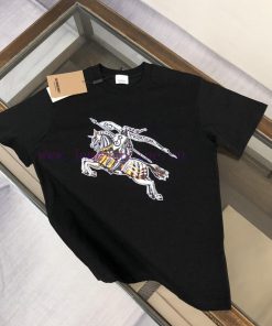 Burberry Couple's Short Sleeved T-shirt With Top-notch Contrasting Printed Logo Design. The Fab ge2iyn4h