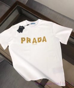 PRADA's New Summer Round Neck Short Sleeved T-shirt Weighs 270g And Is Made Of High-quality Pur 7kqfpad6
