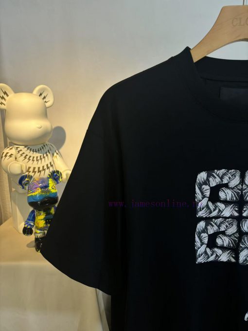 Top Level Real-life PhotosGivenchy Givenchy. 25SS Butterfly Whip Pattern Printed Short Sleeve T e9yj3dfm - Image 4